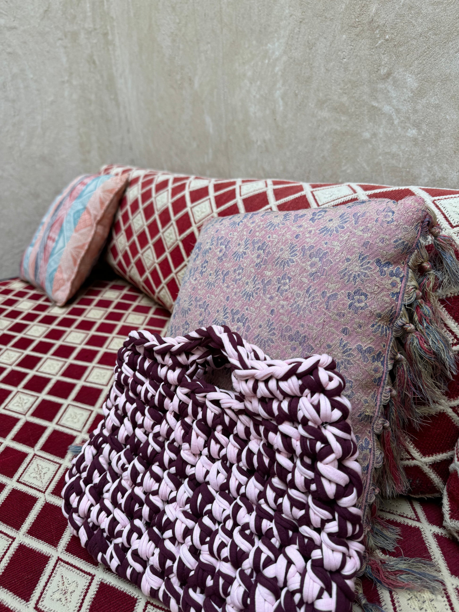 Tricot clutch